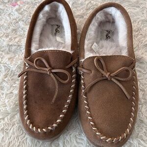 Brown Moccasin Slippers with White Fur Lining‎